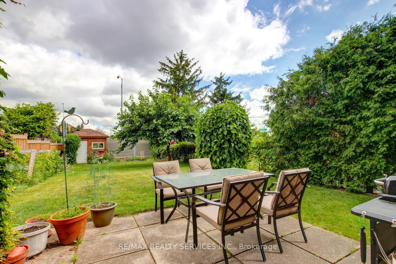 Photo 38 of 16 Cavalier Court, Brampton, Madoc — HOMEH