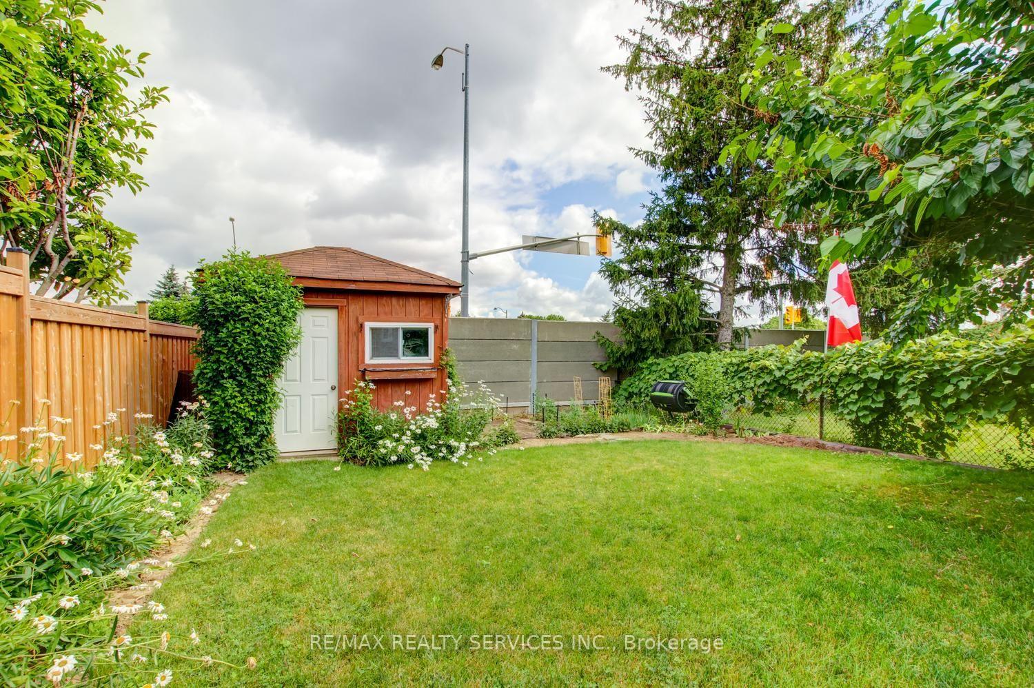 Photo 48 of 16 Cavalier Court, Brampton, Madoc — HOMEH
