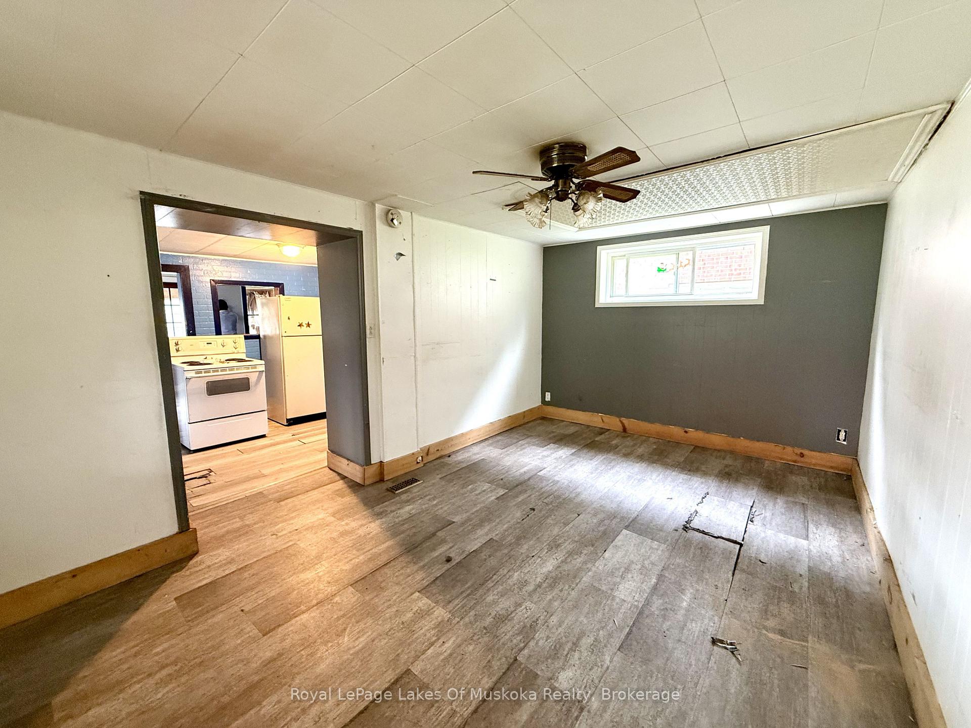 Photo 3 of 104 Ontario Street, Burk's Falls — HOMEH
