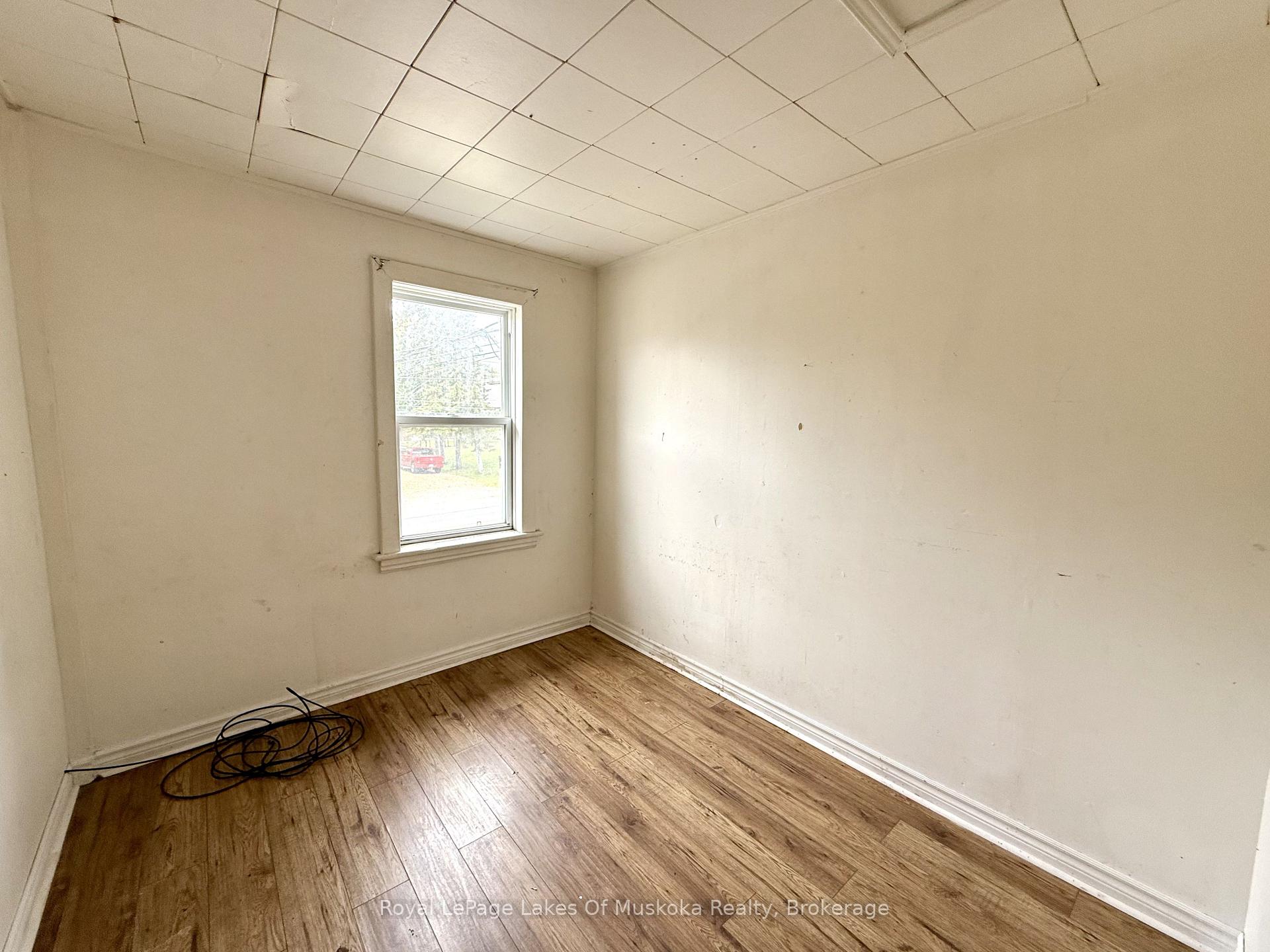 Photo 11 of 104 Ontario Street, Burk's Falls — HOMEH
