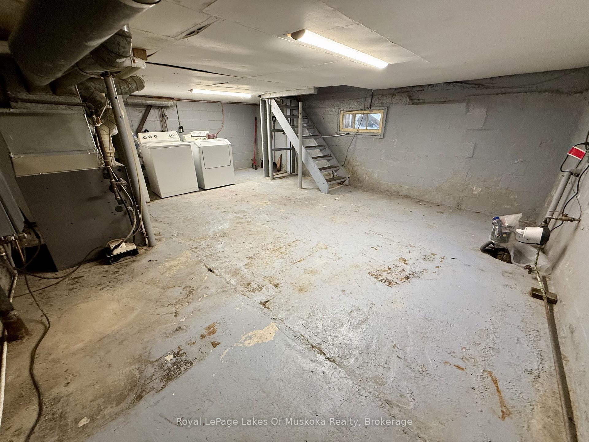 Photo 15 of 104 Ontario Street, Burk's Falls — HOMEH