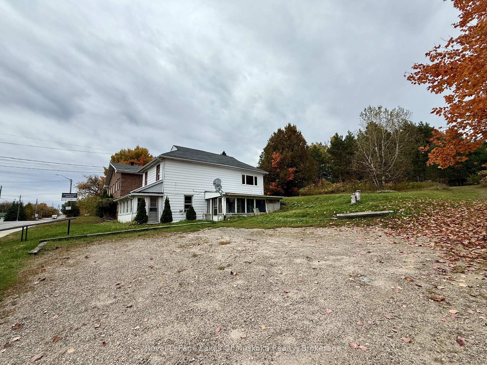 Photo 21 of 104 Ontario Street, Burk's Falls — HOMEH