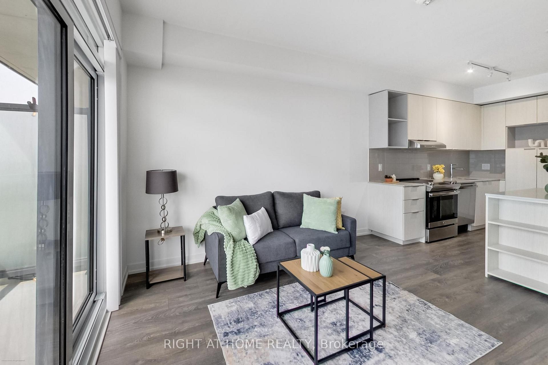 Front of Unit 1602, 2520 Eglinton Avenue W