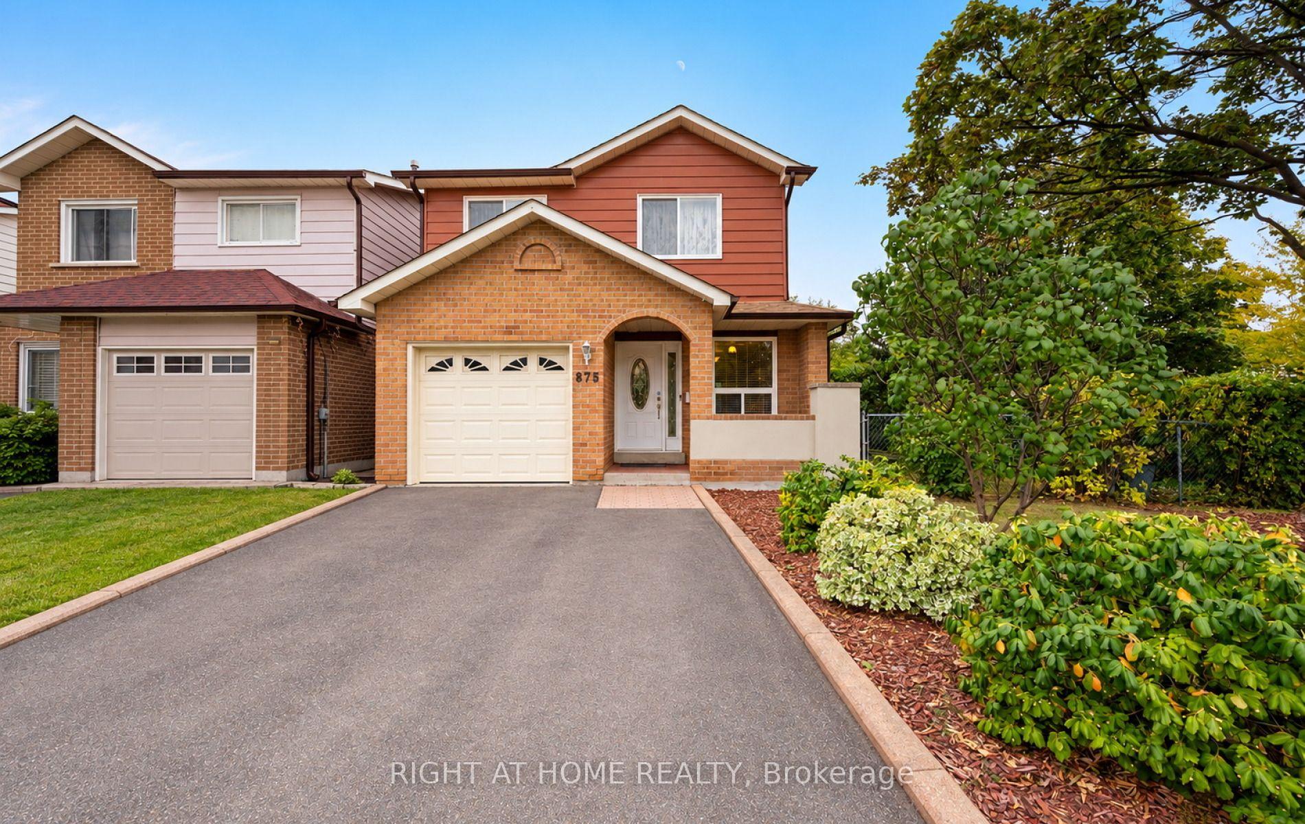 Photo 2 of 875 Messenger Meadow Drive, Mississauga, Creditview — HOMEH