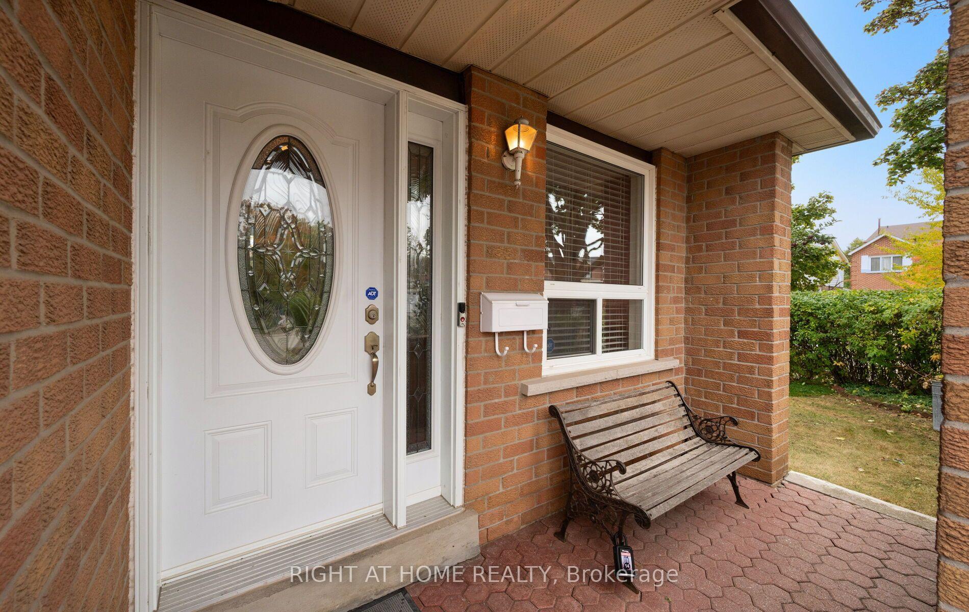 Photo 5 of 875 Messenger Meadow Drive, Mississauga, Creditview — HOMEH