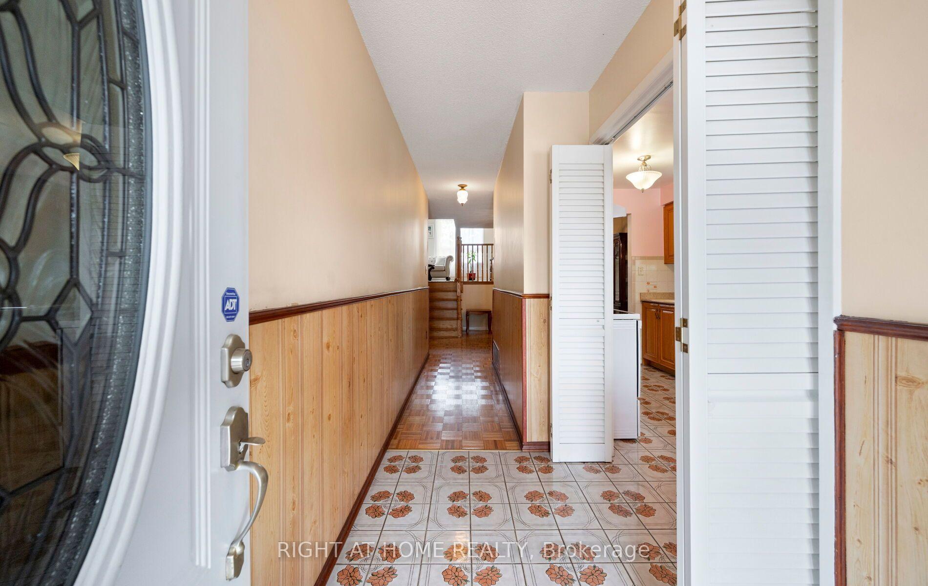 Photo 6 of 875 Messenger Meadow Drive, Mississauga, Creditview — HOMEH