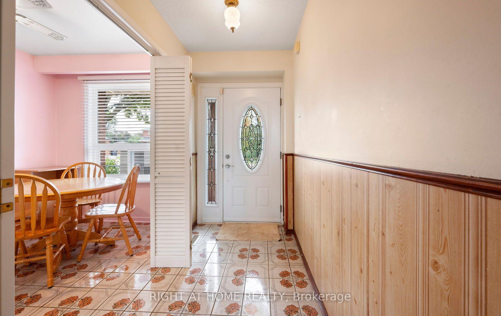 Photo 7 of 875 Messenger Meadow Drive, Mississauga, Creditview — HOMEH