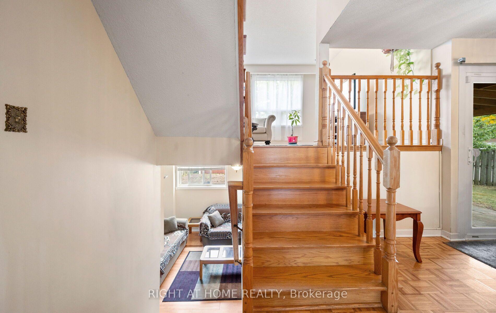 Photo 15 of 875 Messenger Meadow Drive, Mississauga, Creditview — HOMEH