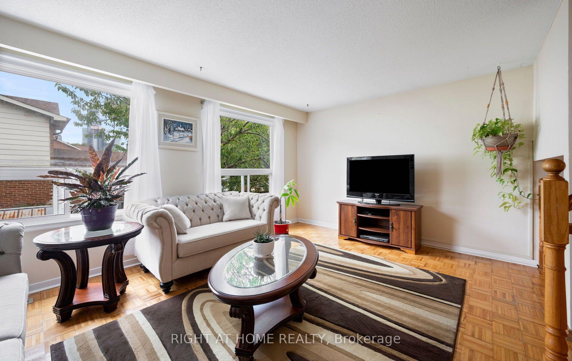 Photo 18 of 875 Messenger Meadow Drive, Mississauga, Creditview — HOMEH
