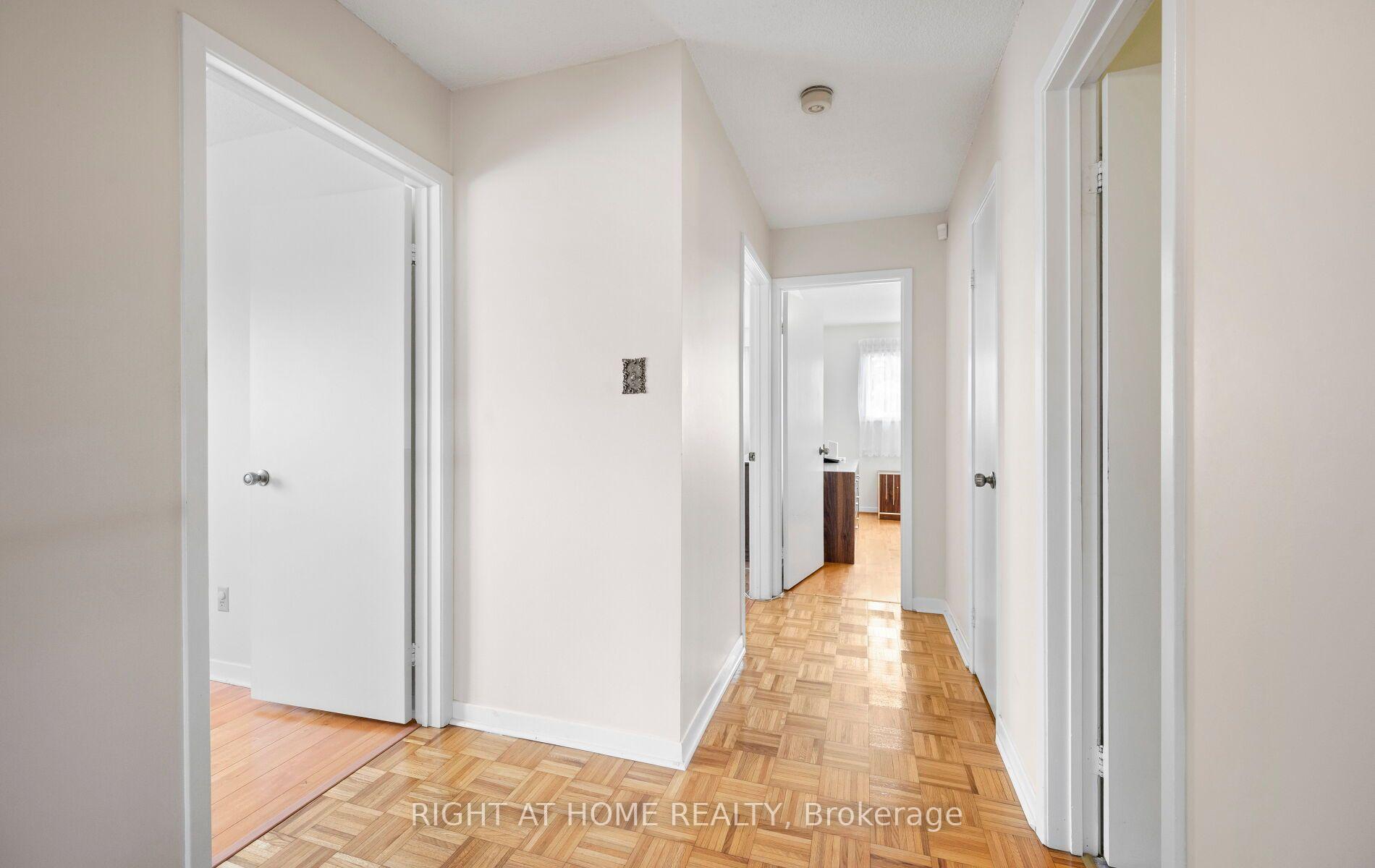 Photo 19 of 875 Messenger Meadow Drive, Mississauga, Creditview — HOMEH