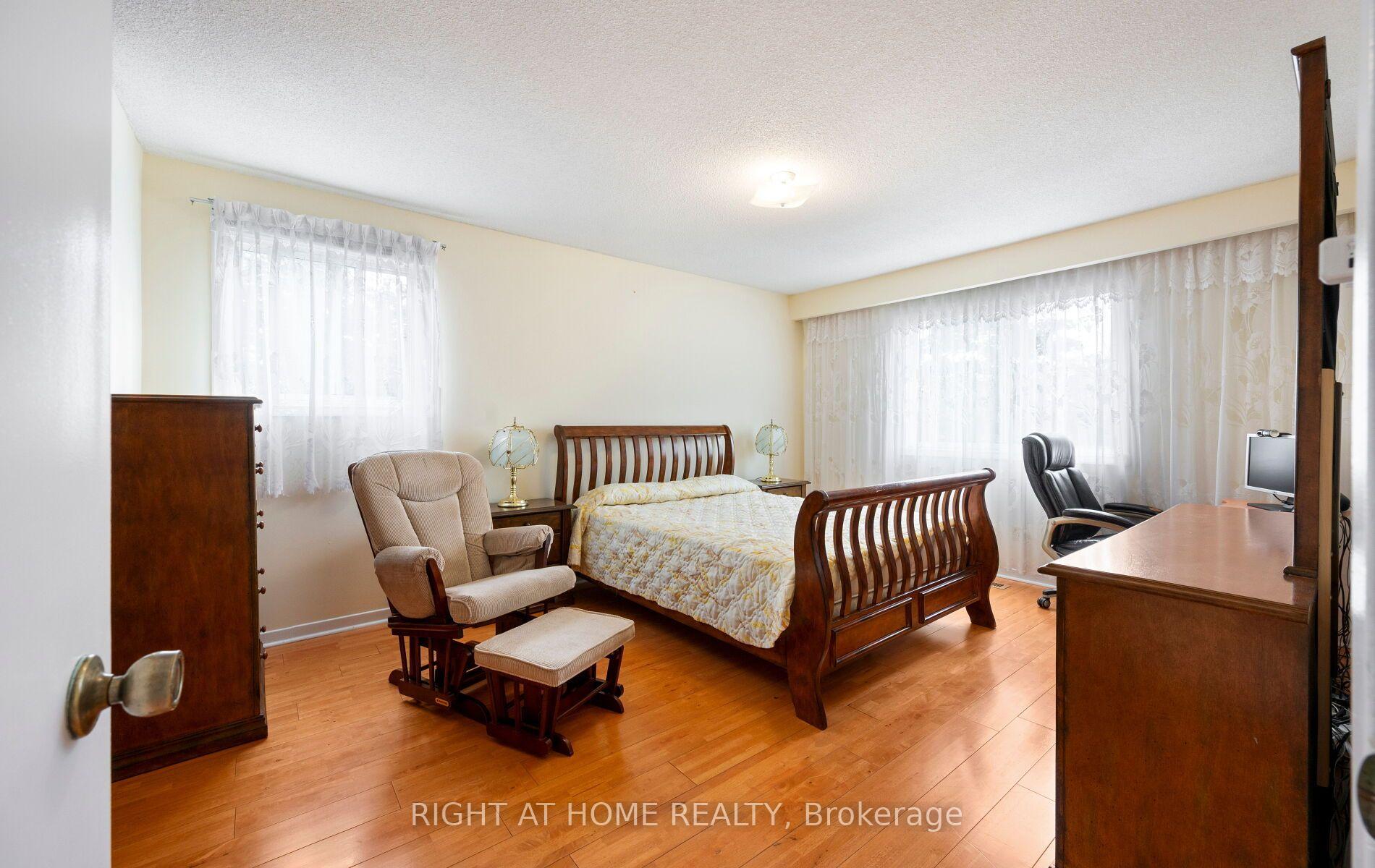 Photo 20 of 875 Messenger Meadow Drive, Mississauga, Creditview — HOMEH