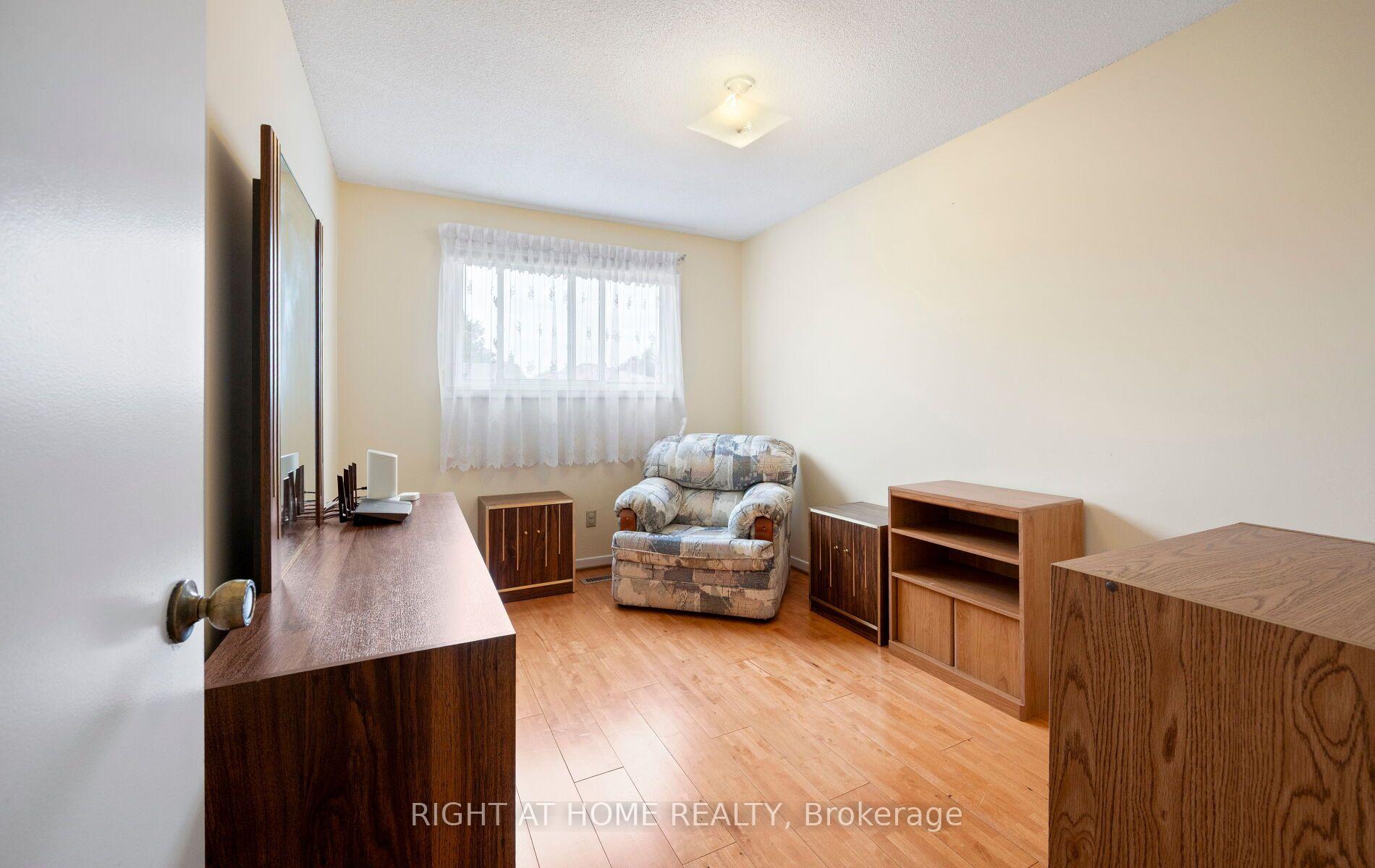 Photo 22 of 875 Messenger Meadow Drive, Mississauga, Creditview — HOMEH