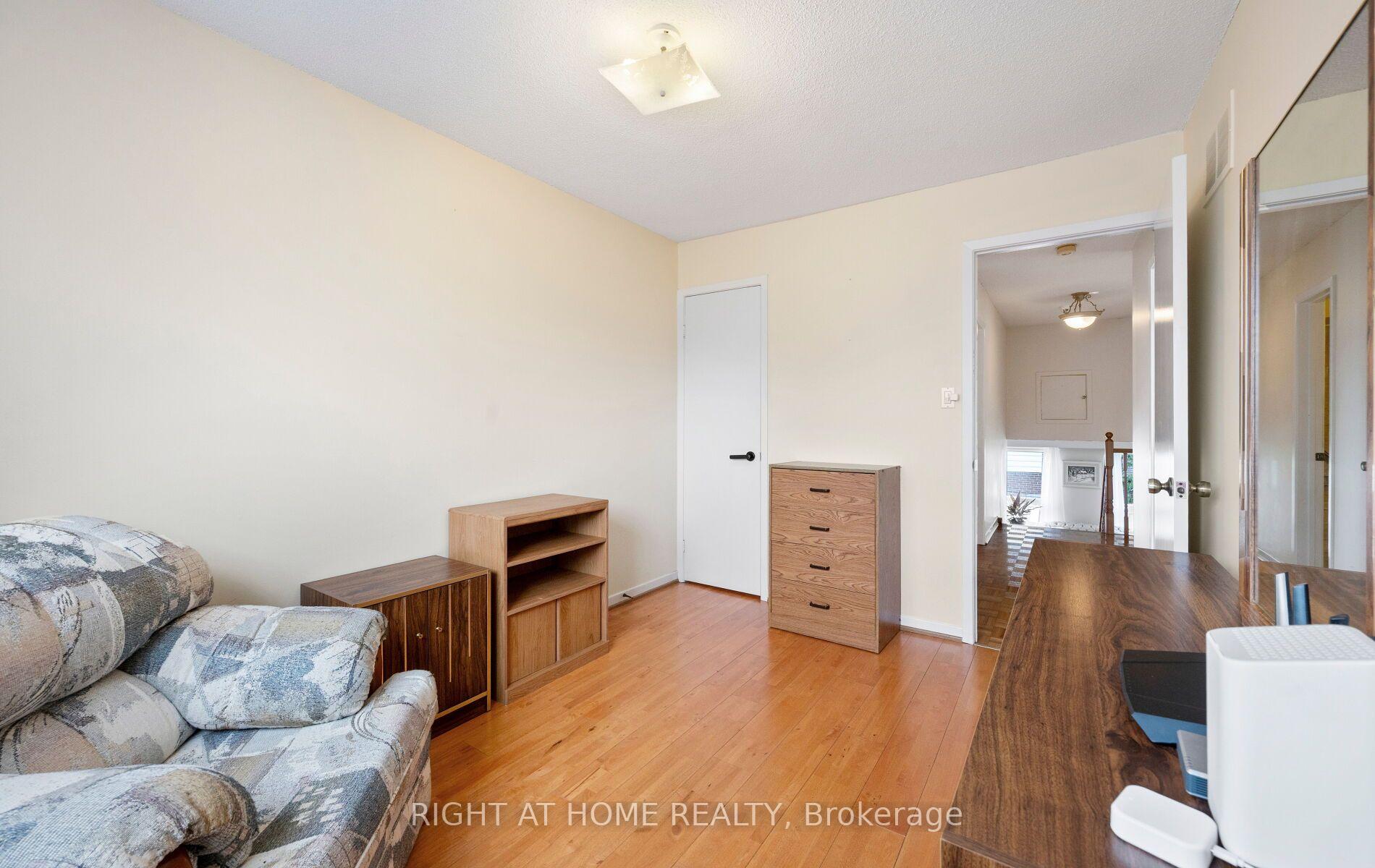 Photo 23 of 875 Messenger Meadow Drive, Mississauga, Creditview — HOMEH