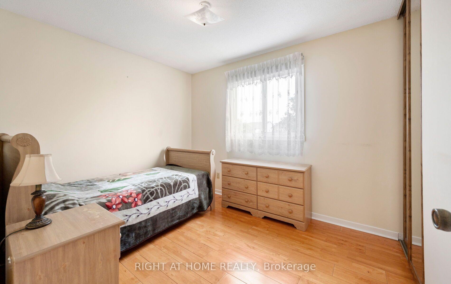 Photo 26 of 875 Messenger Meadow Drive, Mississauga, Creditview — HOMEH