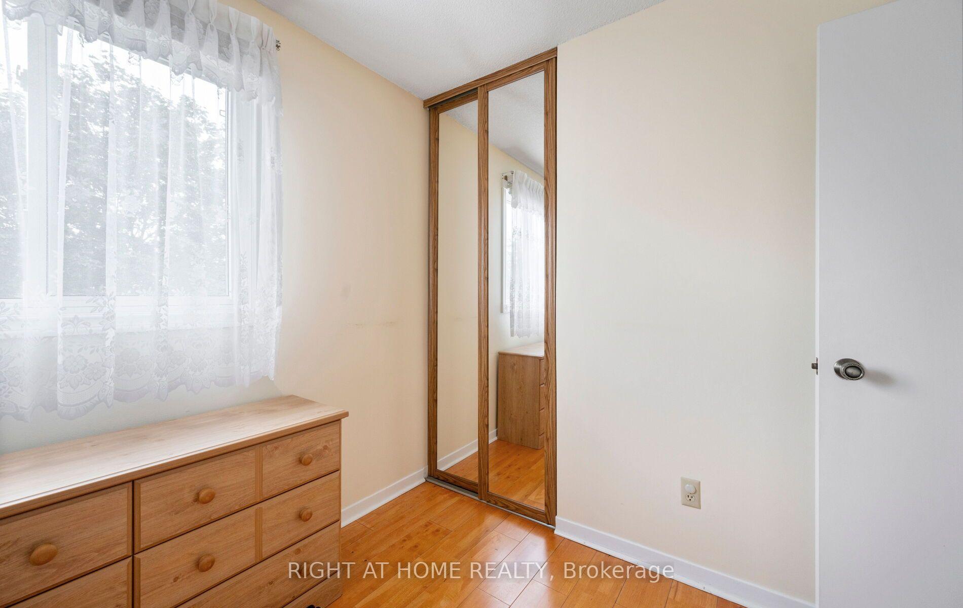 Photo 27 of 875 Messenger Meadow Drive, Mississauga, Creditview — HOMEH
