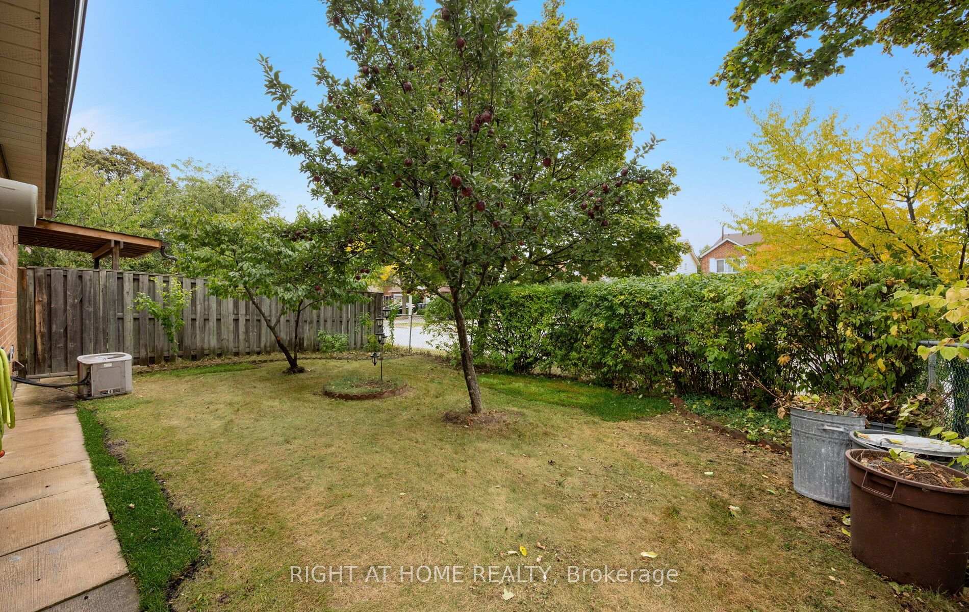 Photo 39 of 875 Messenger Meadow Drive, Mississauga, Creditview — HOMEH