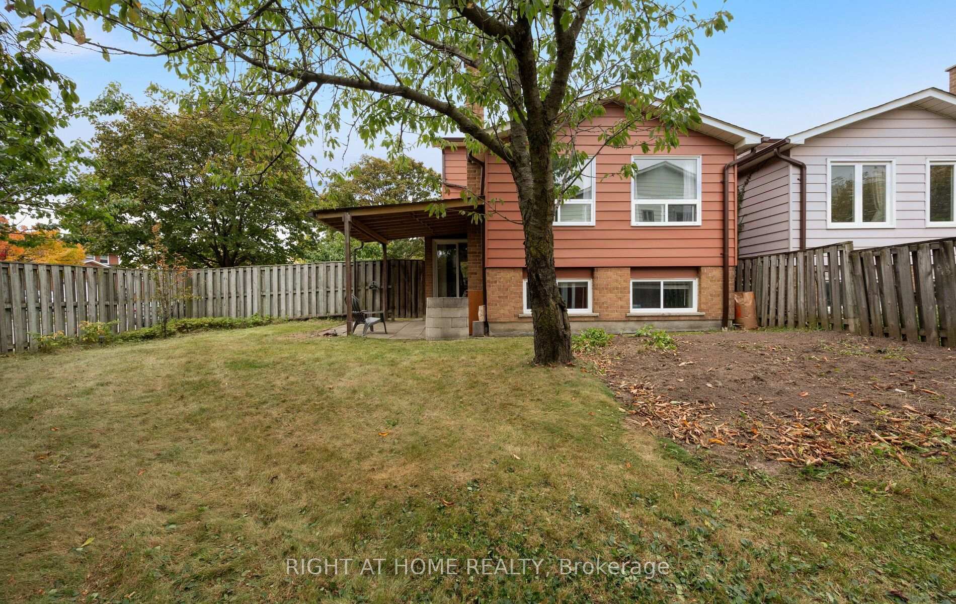 Photo 45 of 875 Messenger Meadow Drive, Mississauga, Creditview — HOMEH
