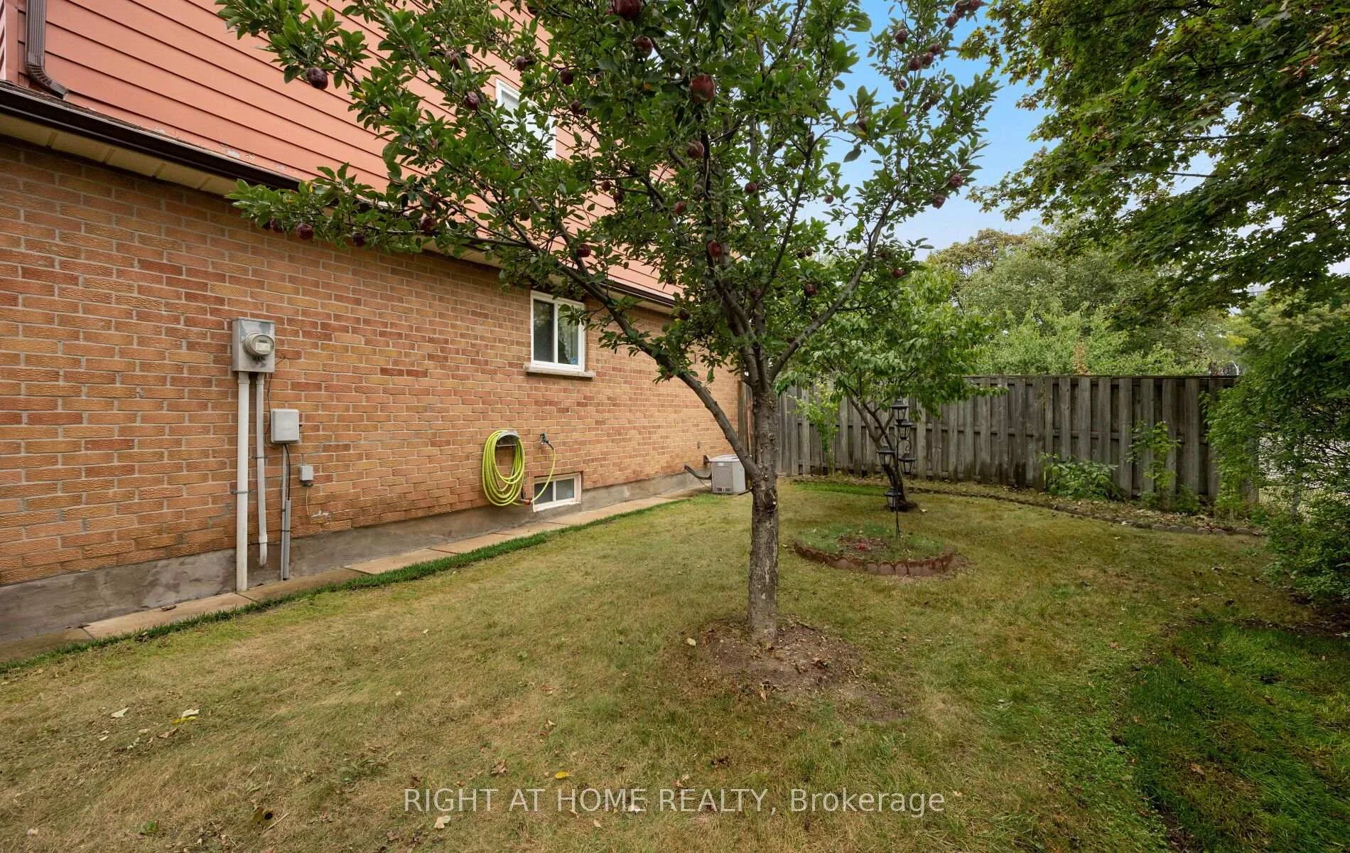 Photo 50 of 875 Messenger Meadow Drive, Mississauga, Creditview — HOMEH