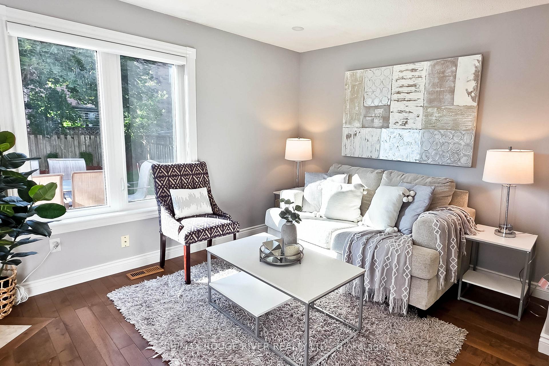 Photo 7 of 6 Knotty Pine Drive, Whitby, Williamsburg — HOMEH