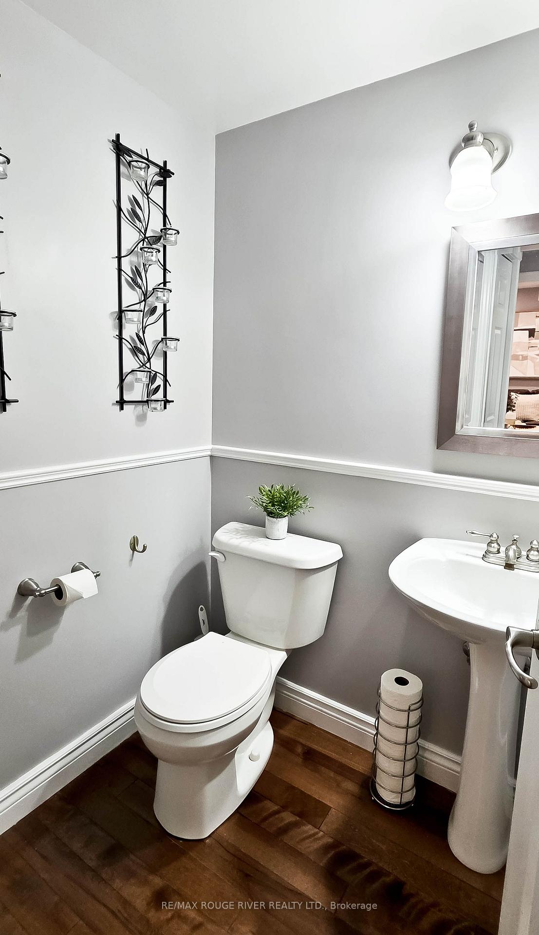 Photo 11 of 6 Knotty Pine Drive, Whitby, Williamsburg — HOMEH