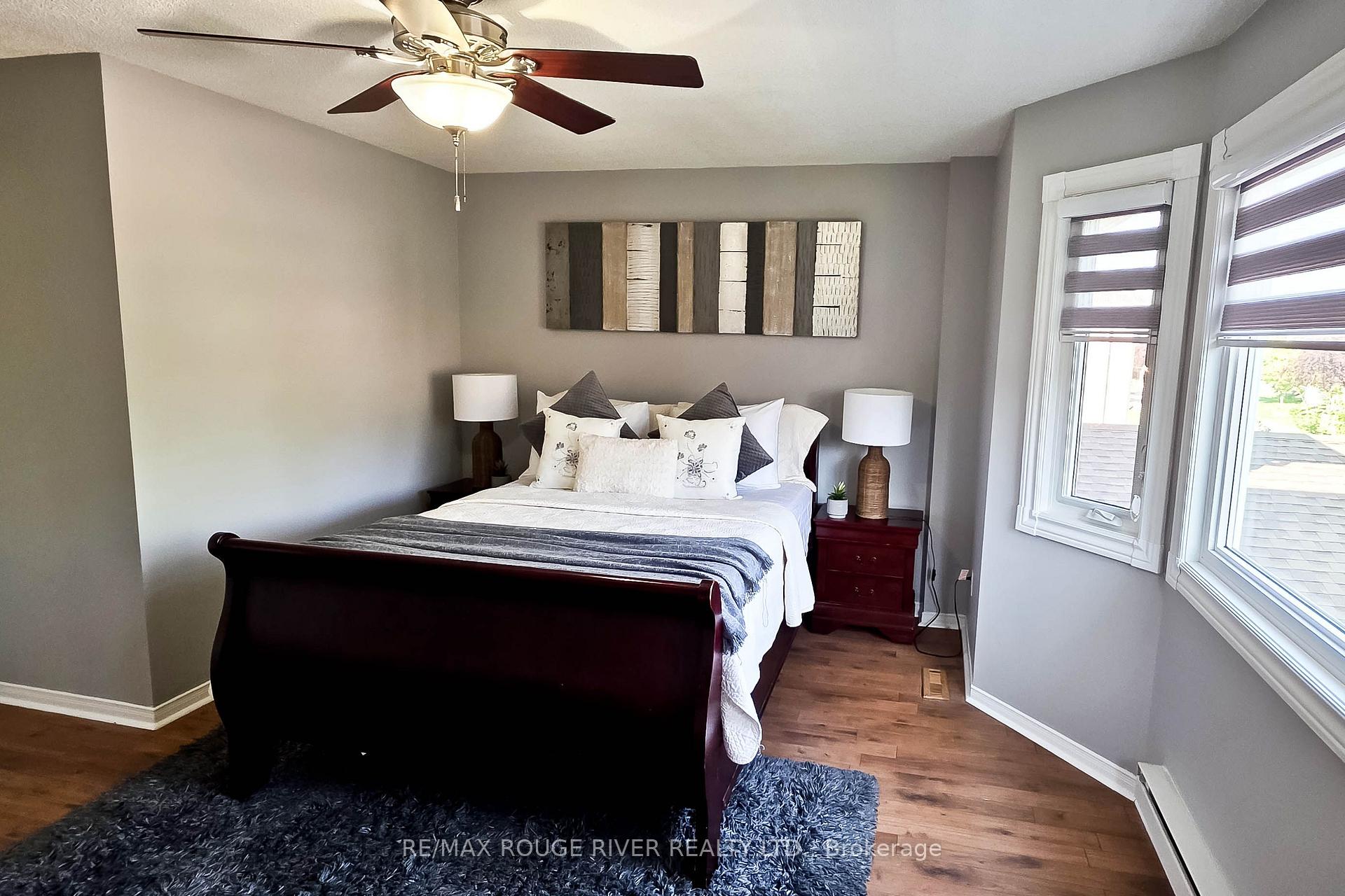 Photo 13 of 6 Knotty Pine Drive, Whitby, Williamsburg — HOMEH