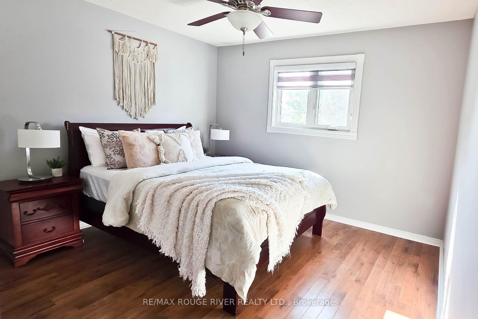 Photo 14 of 6 Knotty Pine Drive, Whitby, Williamsburg — HOMEH