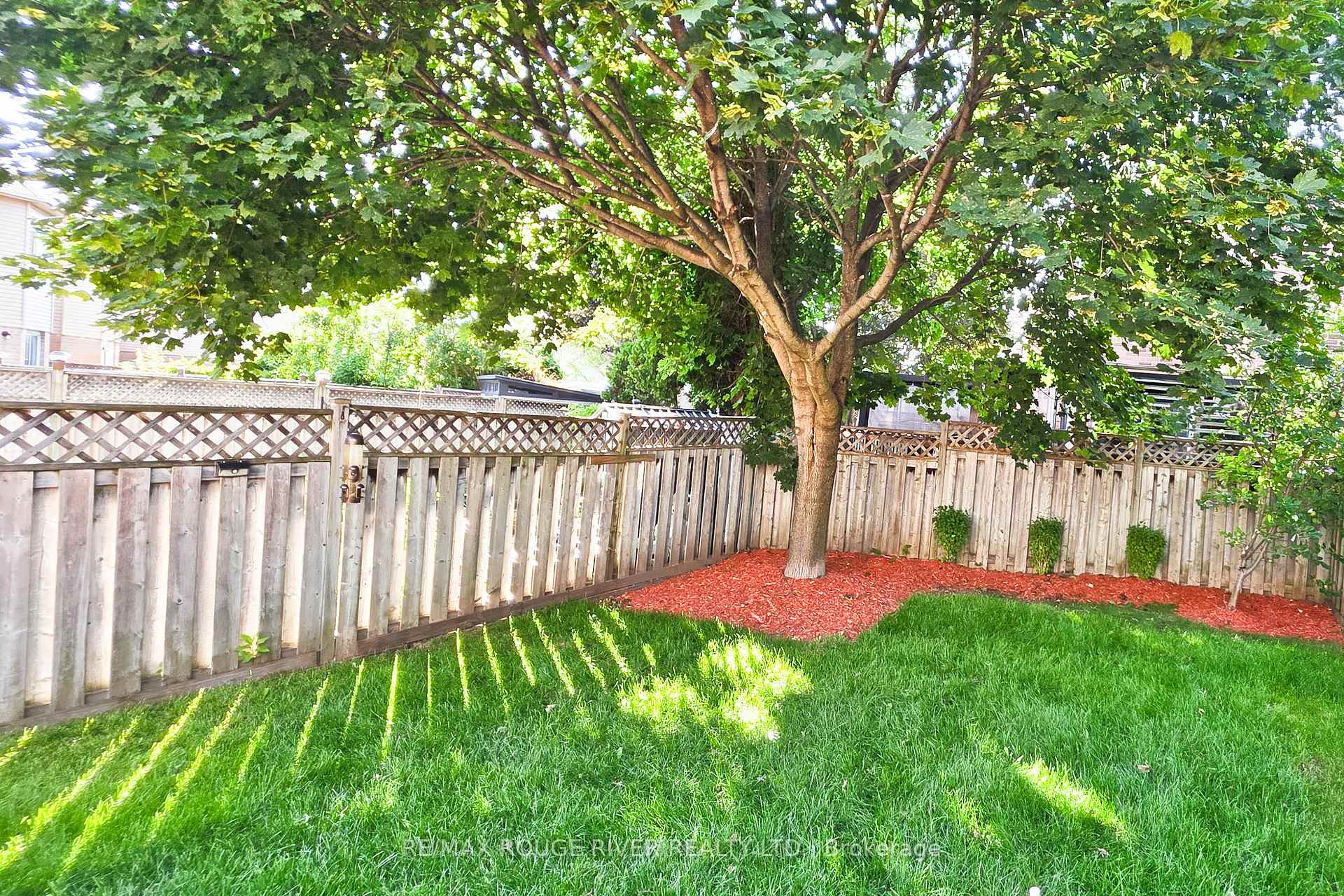 Photo 26 of 6 Knotty Pine Drive, Whitby, Williamsburg — HOMEH