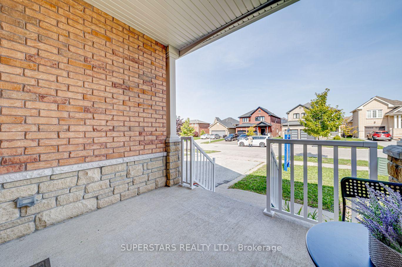 Photo 3 of 46 Majesty Boulevard, Barrie, Innis-Shore — HOMEH
