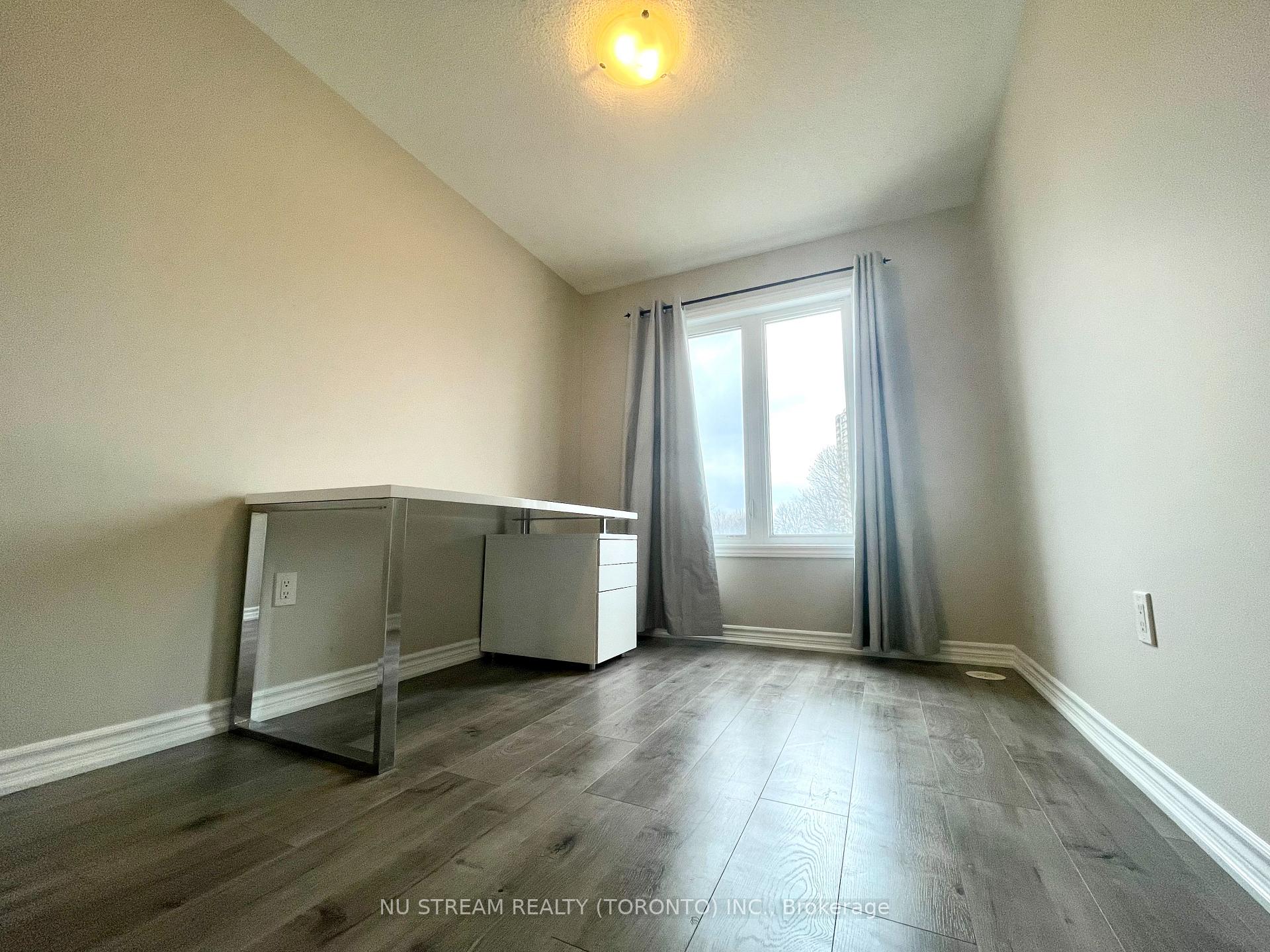 Photo 12 of 67 Antibes Drive, North York, Westminster-Branson — HOMEH