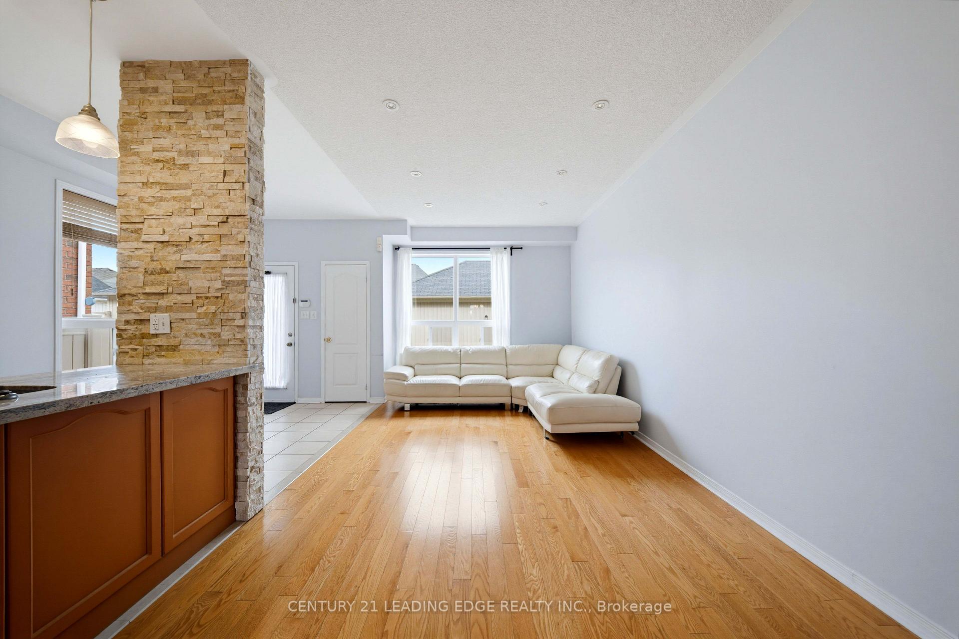 Photo 16 of 818 Castlemore Avenue, Markham, Wismer — HOMEH