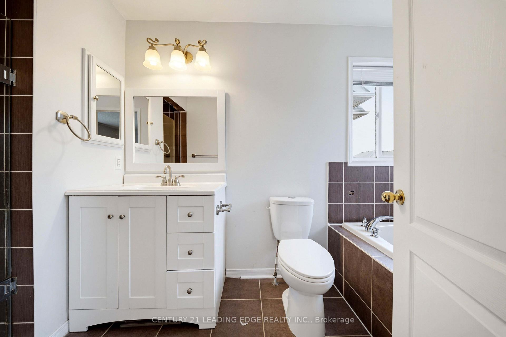 Photo 32 of 818 Castlemore Avenue, Markham, Wismer — HOMEH