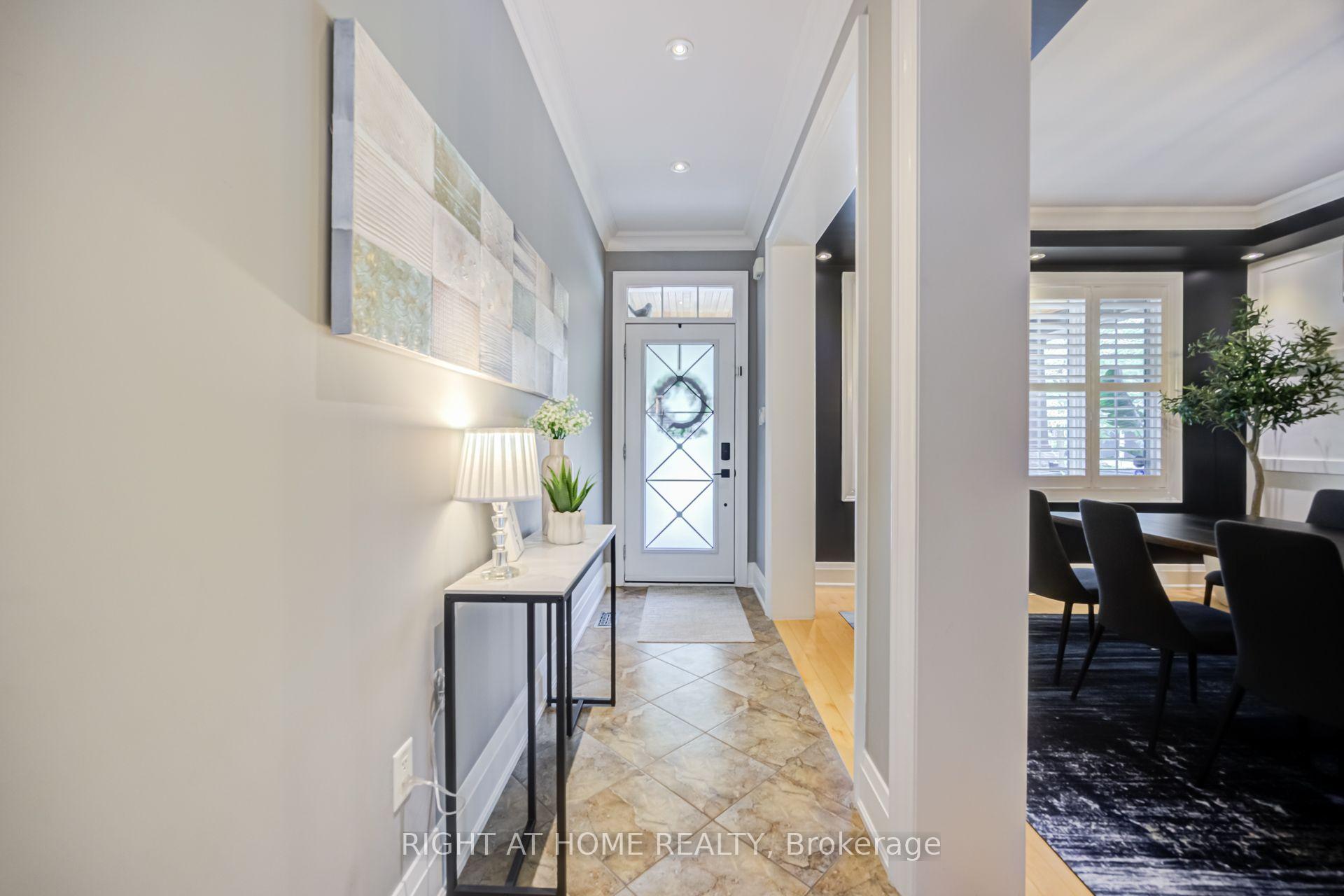 Photo 4 of 192 Robirwin Street, Whitchurch-Stouffville, Stouffville — HOMEH