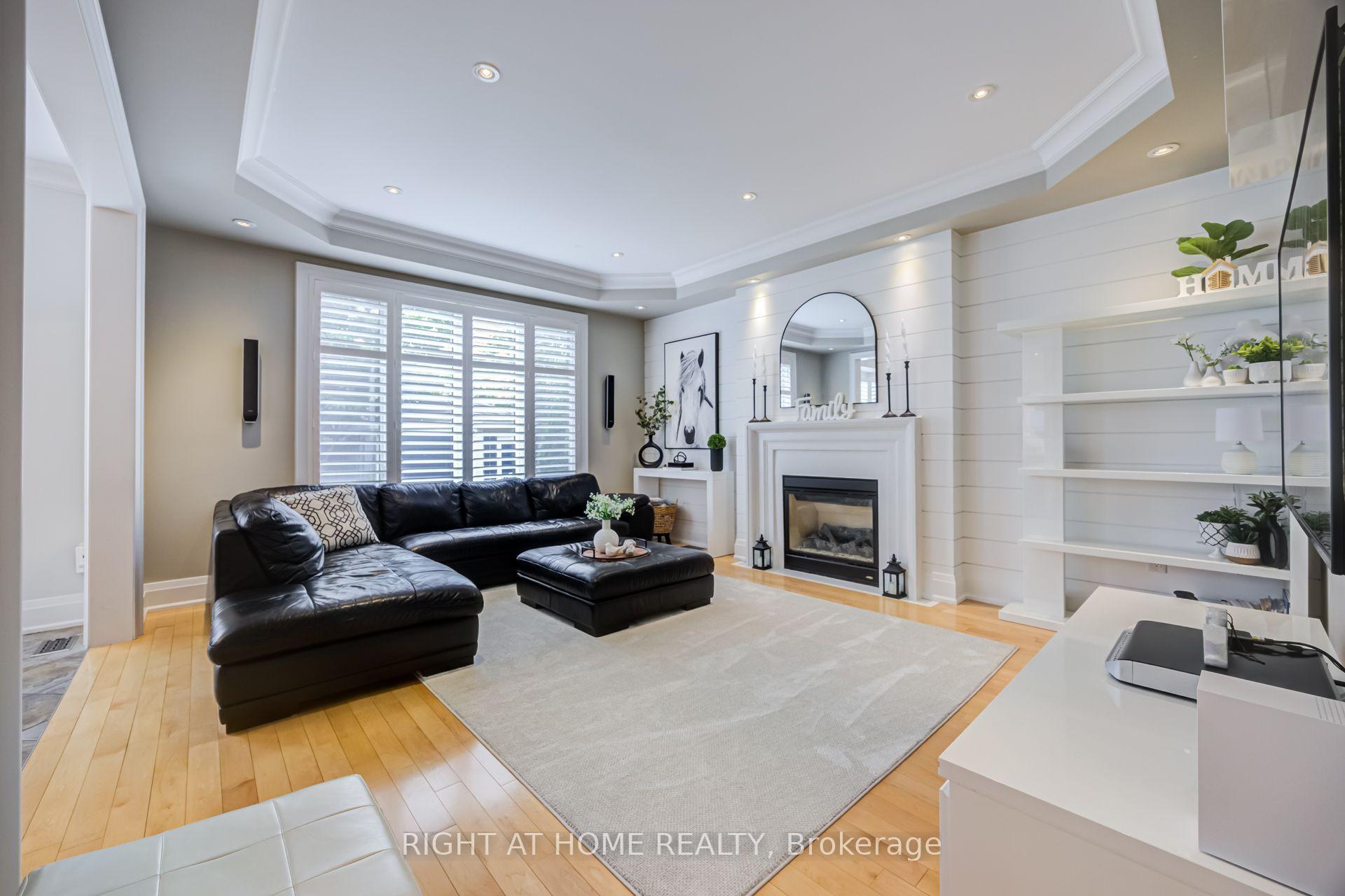 Photo 9 of 192 Robirwin Street, Whitchurch-Stouffville, Stouffville — HOMEH