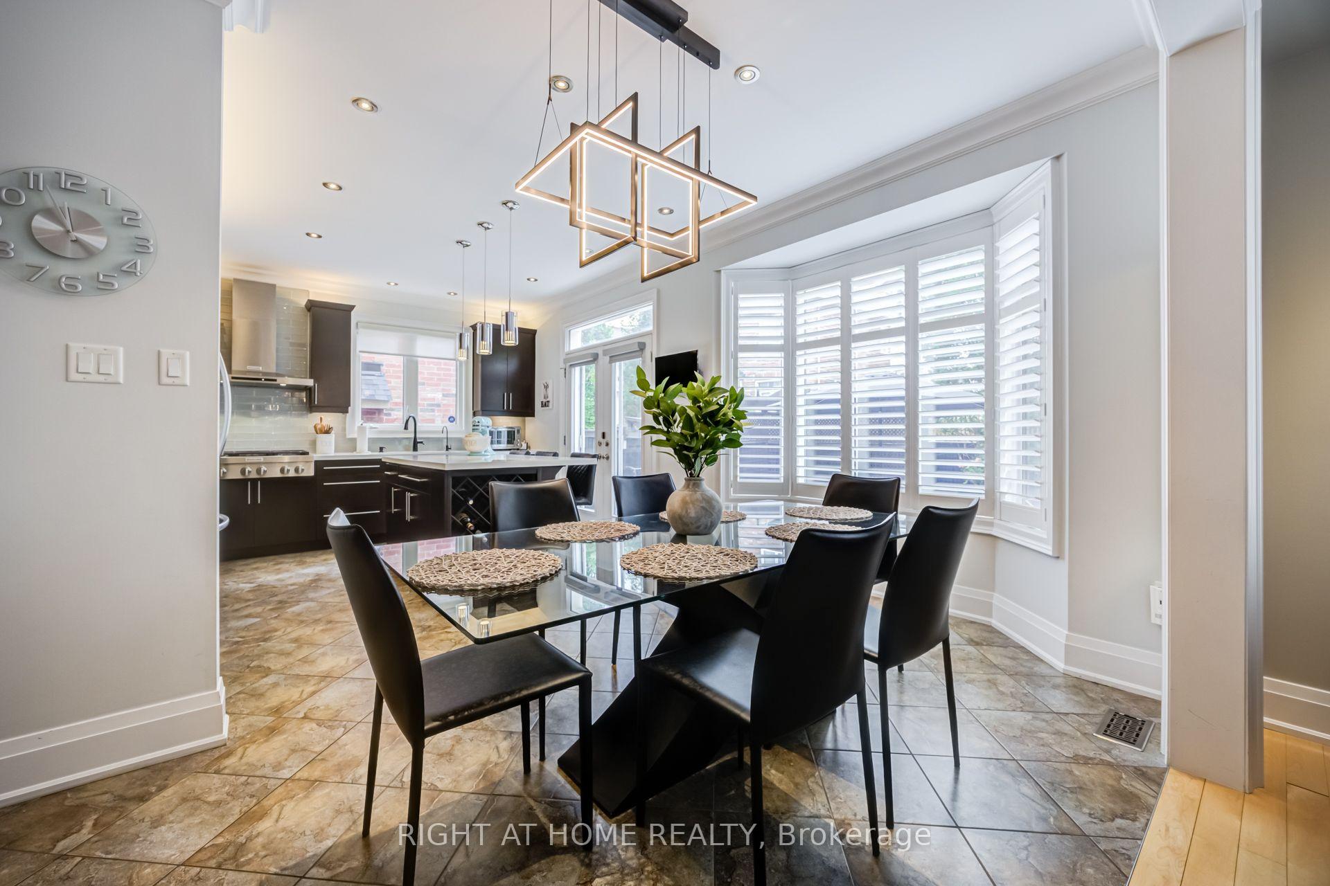 Photo 11 of 192 Robirwin Street, Whitchurch-Stouffville, Stouffville — HOMEH