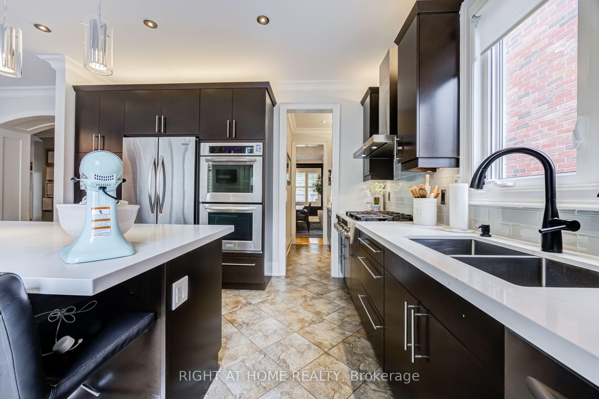 Photo 16 of 192 Robirwin Street, Whitchurch-Stouffville, Stouffville — HOMEH