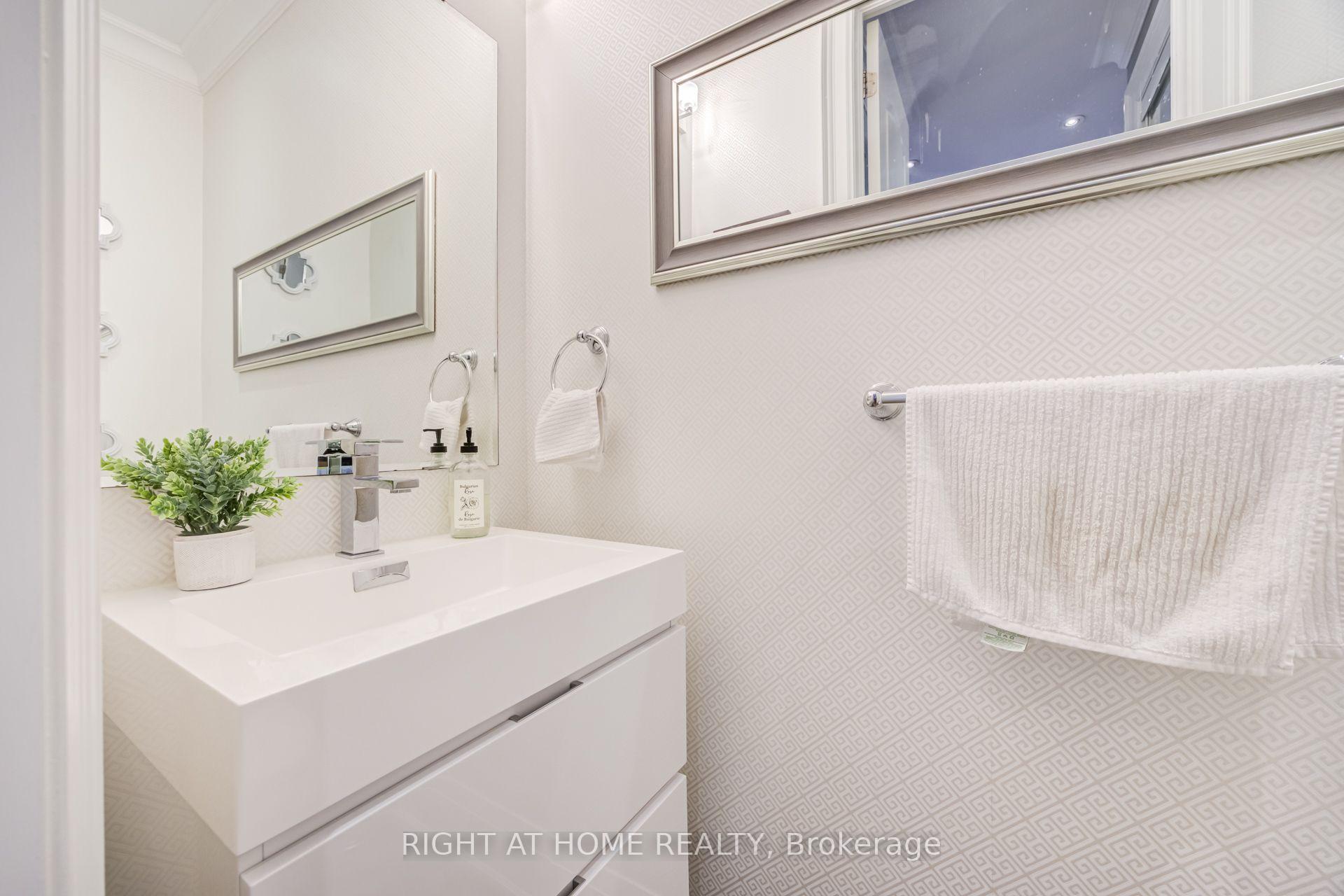 Photo 19 of 192 Robirwin Street, Whitchurch-Stouffville, Stouffville — HOMEH