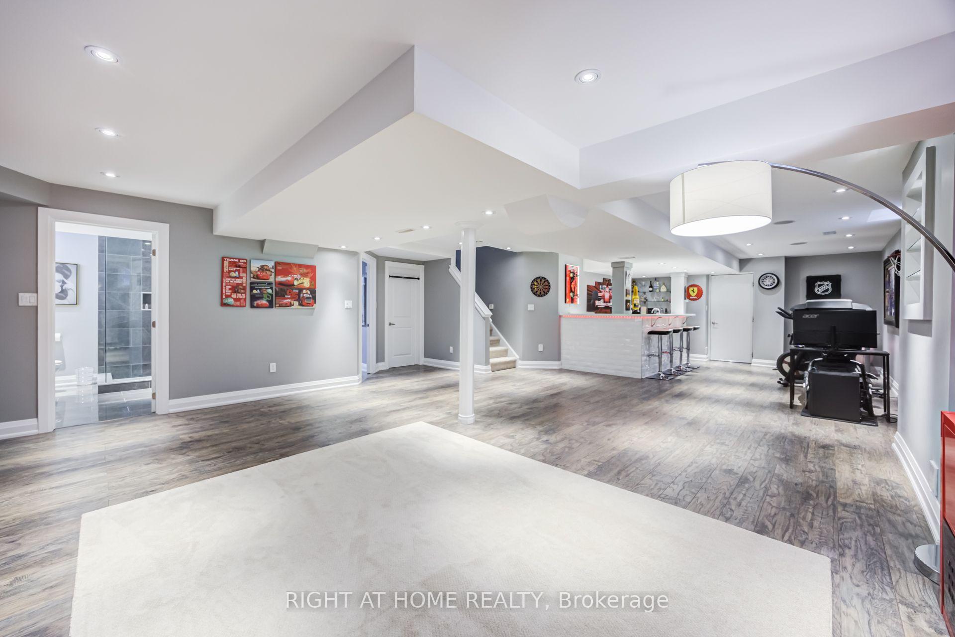 Photo 35 of 192 Robirwin Street, Whitchurch-Stouffville, Stouffville — HOMEH