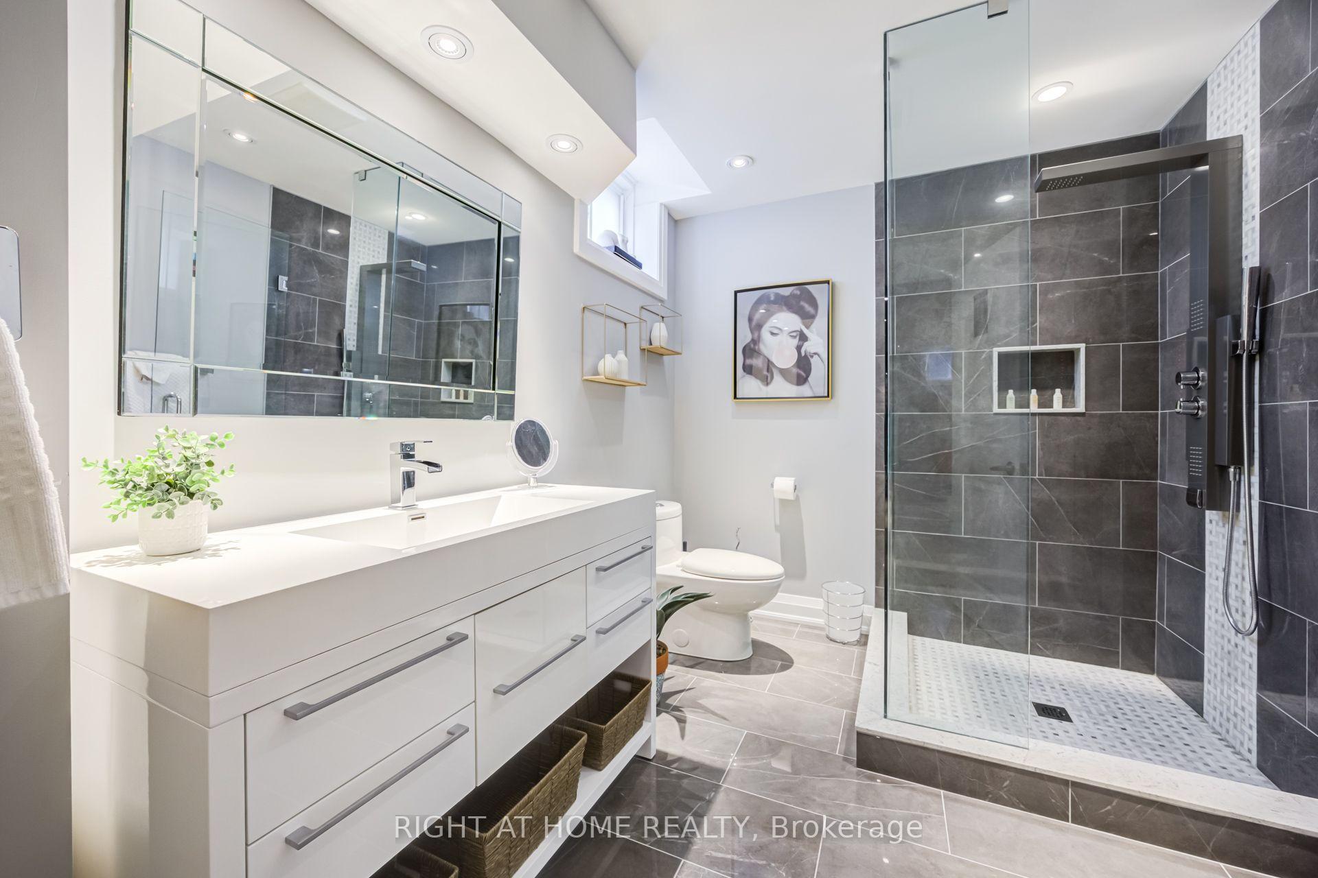 Photo 36 of 192 Robirwin Street, Whitchurch-Stouffville, Stouffville — HOMEH