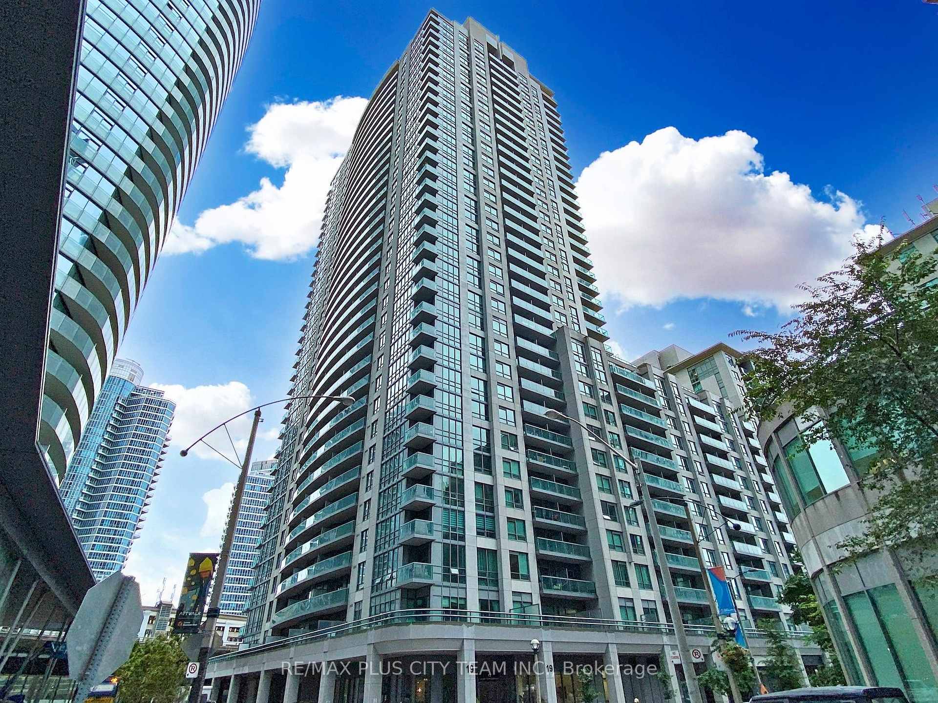 Photo of Unit 1103, 19 Grand Trunk Crescent