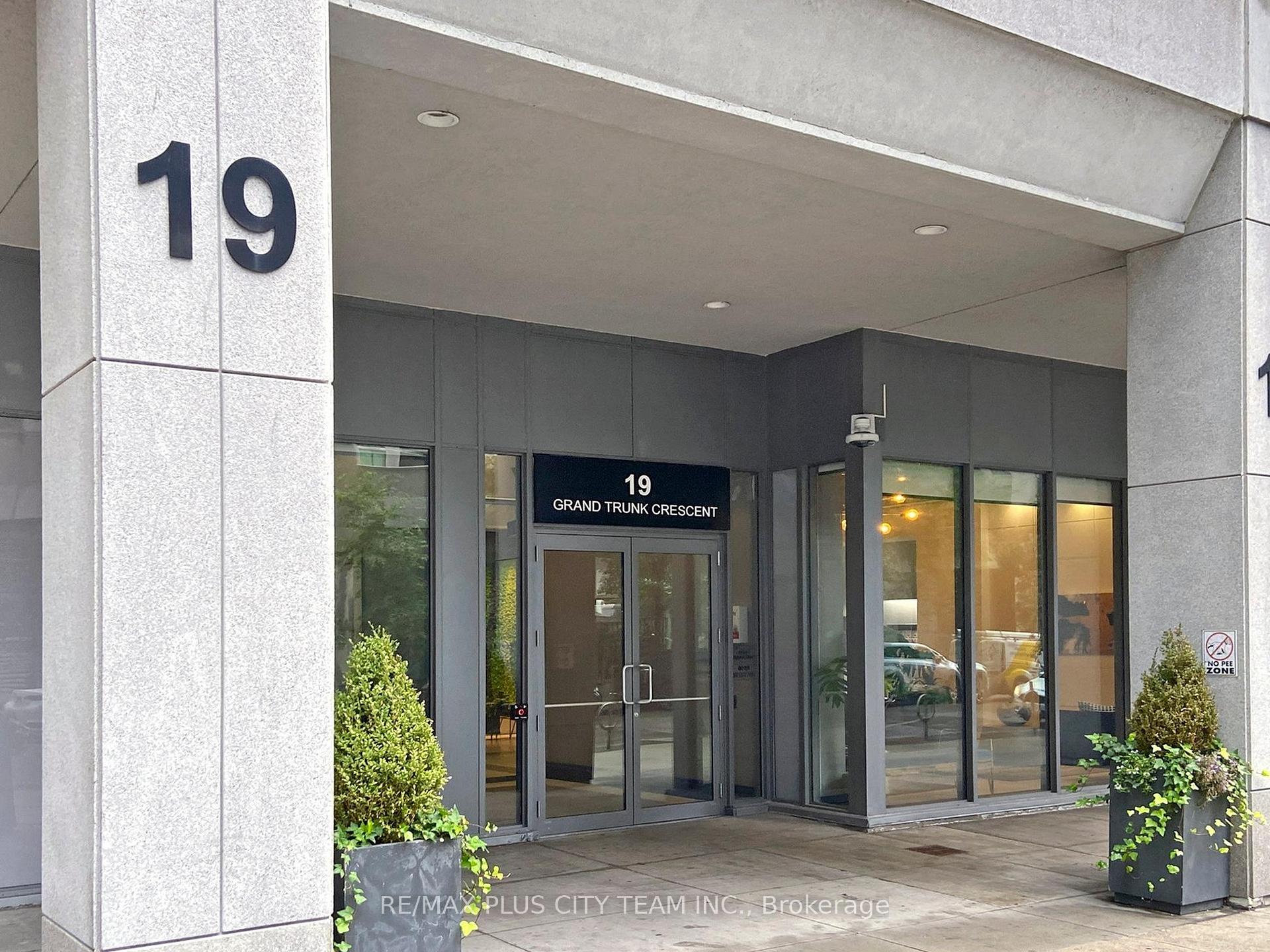 Photo 2 of Unit 1103, 19 Grand Trunk Crescent, Toronto, Waterfront Communities — HOMEH