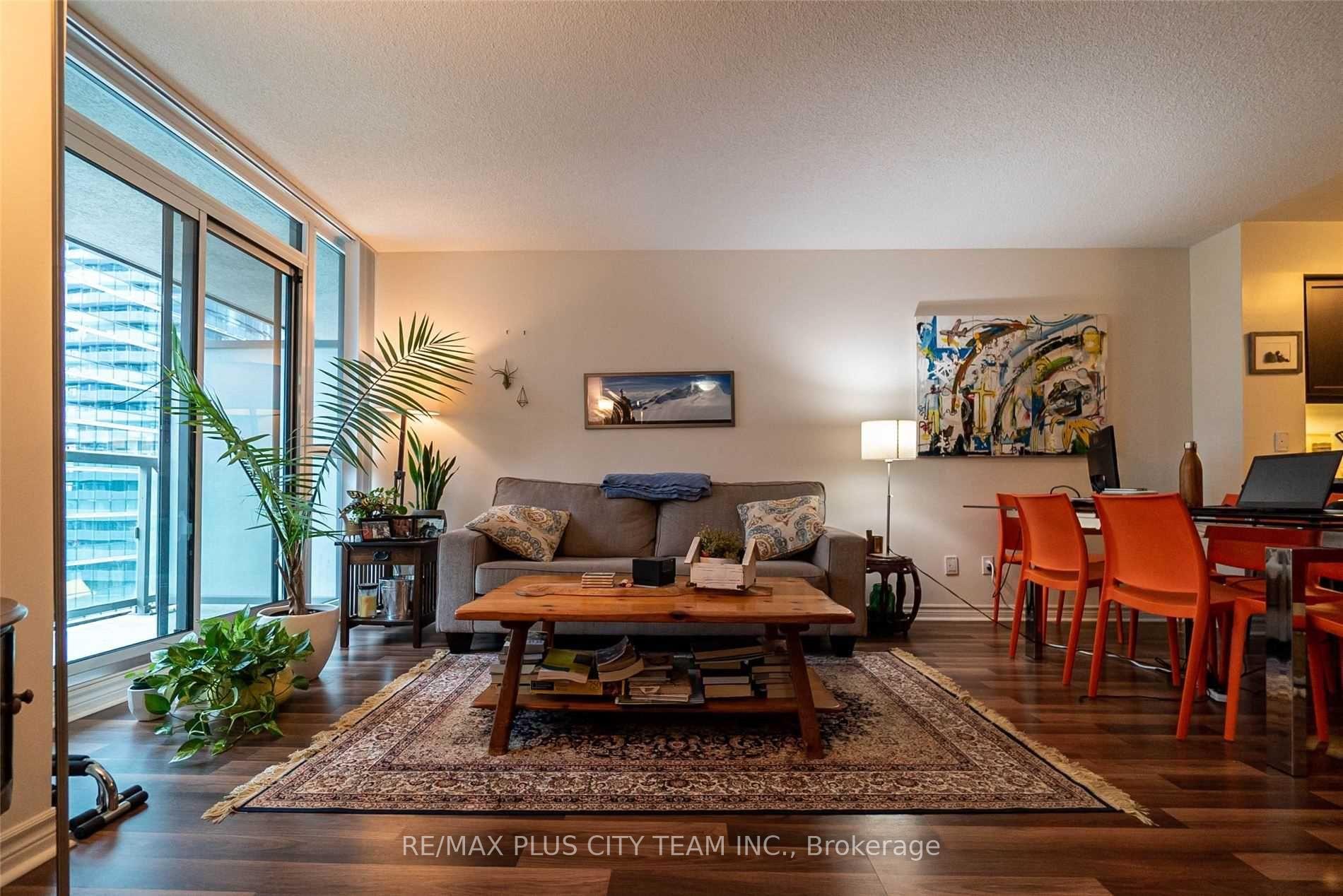 Photo 3 of Unit 1103, 19 Grand Trunk Crescent, Toronto, Waterfront Communities — HOMEH