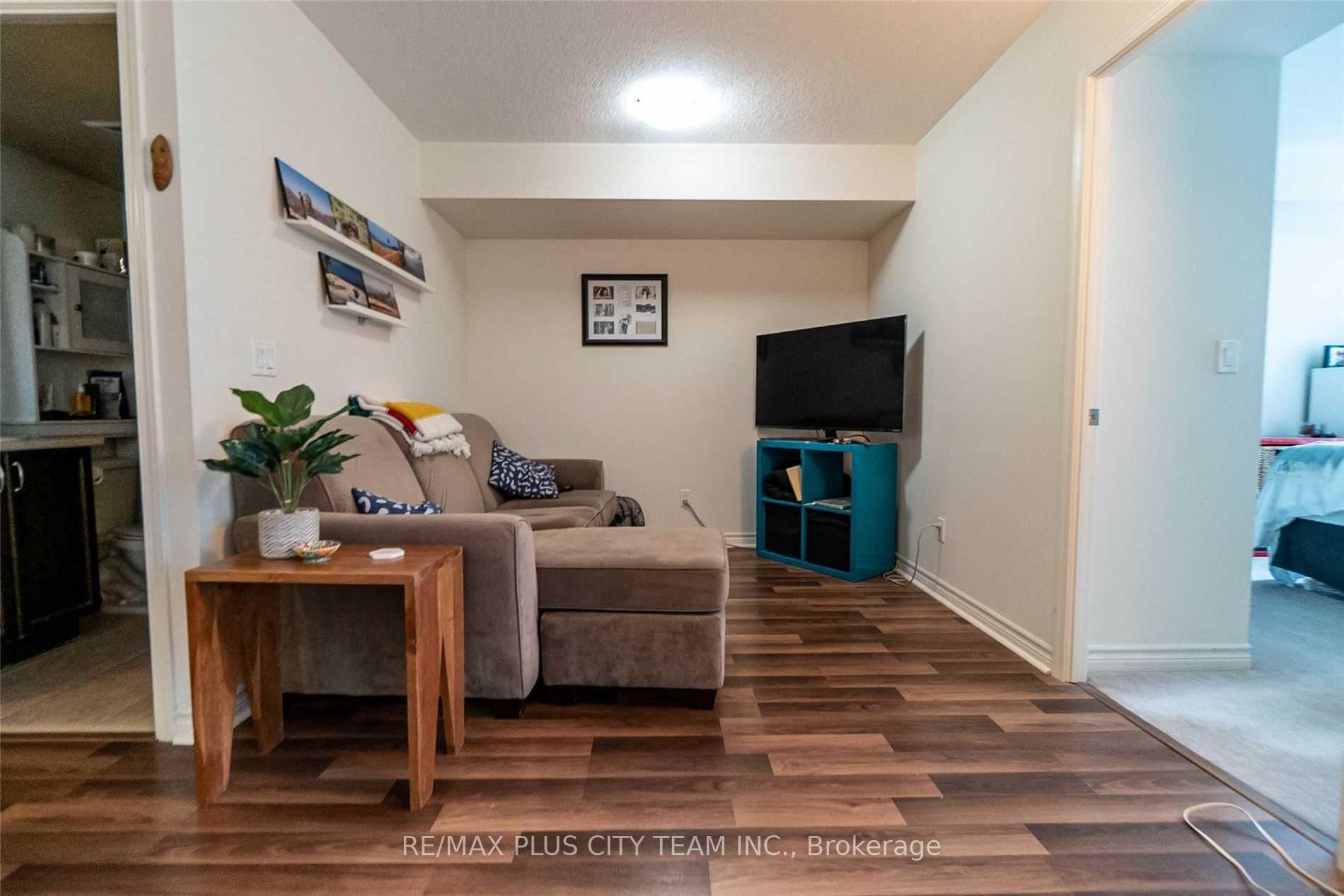 Photo 5 of Unit 1103, 19 Grand Trunk Crescent, Toronto, Waterfront Communities — HOMEH