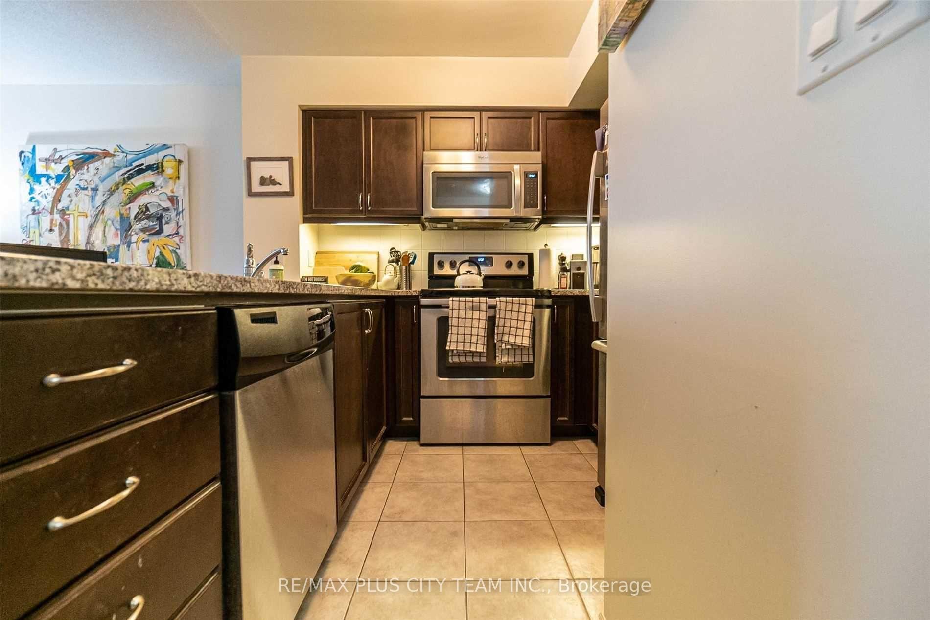 Photo 7 of Unit 1103, 19 Grand Trunk Crescent, Toronto, Waterfront Communities — HOMEH