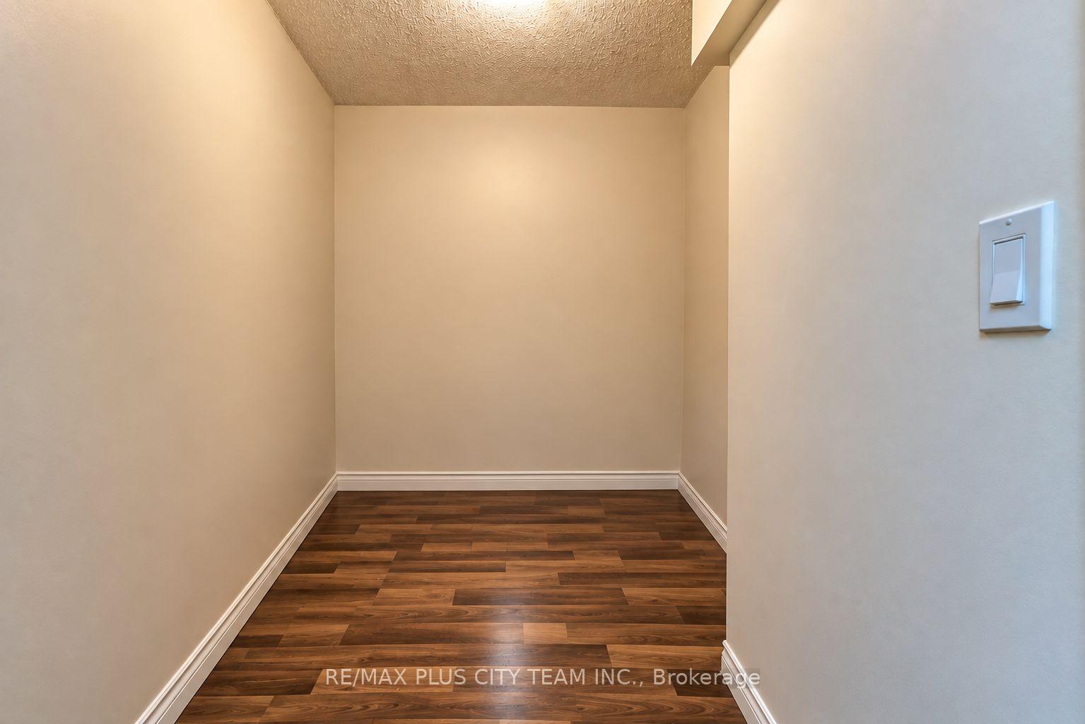 Photo 9 of Unit 1103, 19 Grand Trunk Crescent, Toronto, Waterfront Communities — HOMEH