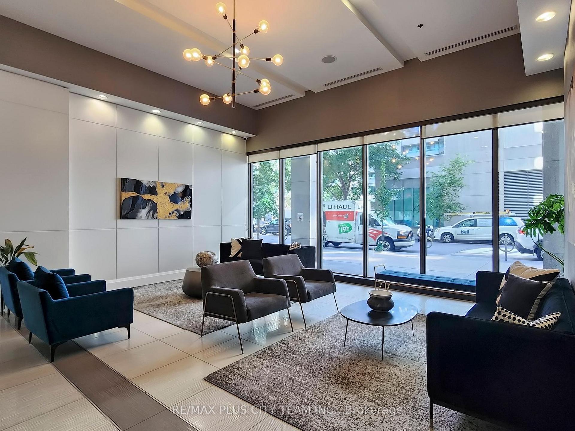 Photo 19 of Unit 1103, 19 Grand Trunk Crescent, Toronto, Waterfront Communities — HOMEH