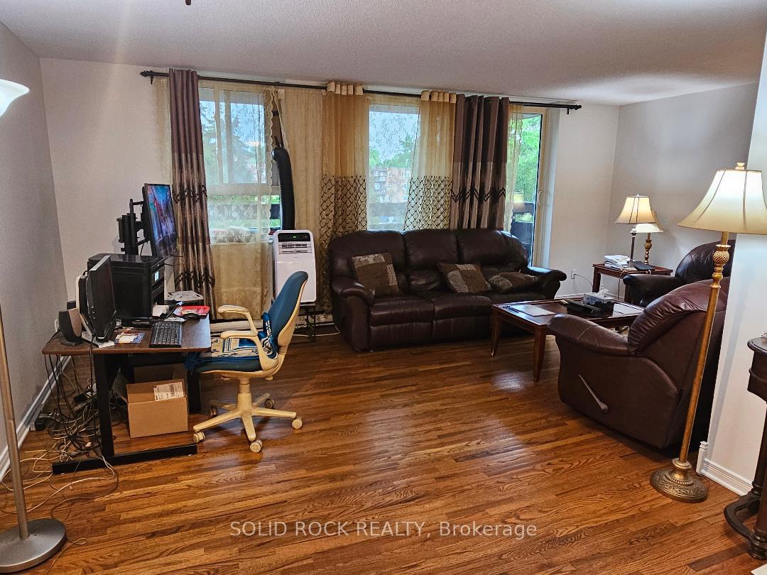 Photo 5 of Unit 304, 2000 Jasmine Crescent, Ottawa, Beacon Hill South — HOMEH