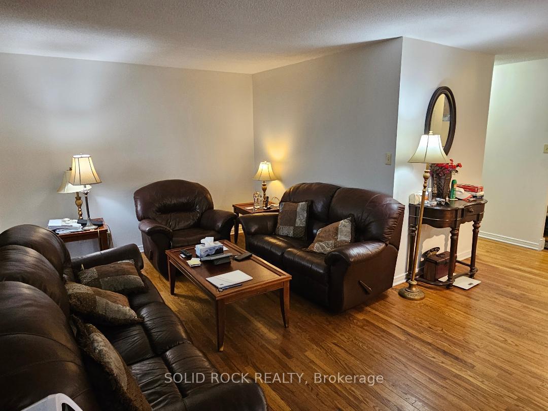 Photo 7 of Unit 304, 2000 Jasmine Crescent, Ottawa, Beacon Hill South — HOMEH