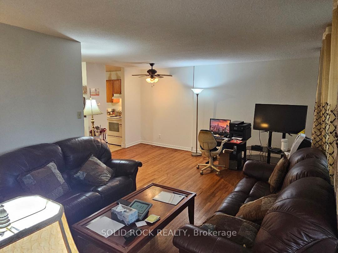 Photo 12 of Unit 304, 2000 Jasmine Crescent, Ottawa, Beacon Hill South — HOMEH