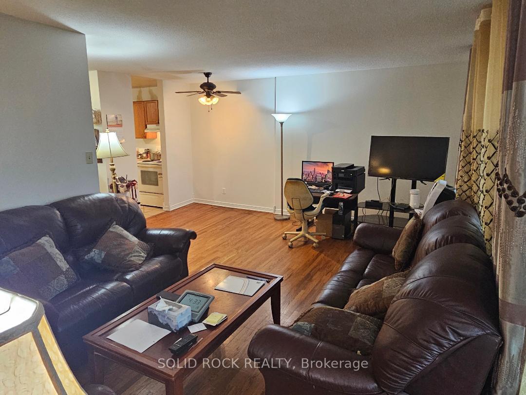 Photo 13 of Unit 304, 2000 Jasmine Crescent, Ottawa, Beacon Hill South — HOMEH