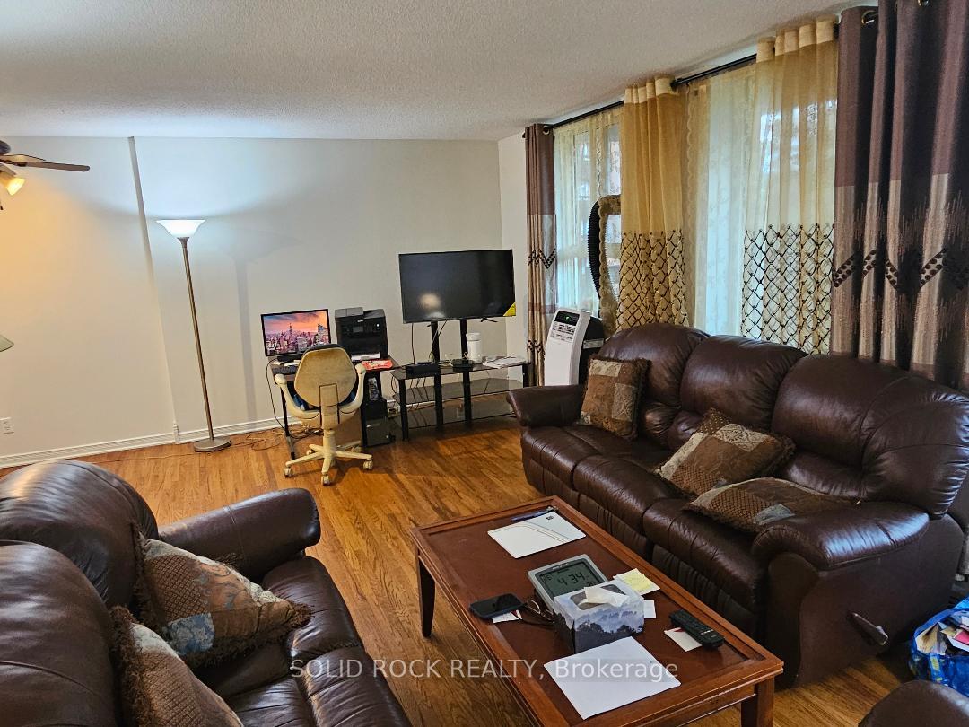 Photo 15 of Unit 304, 2000 Jasmine Crescent, Ottawa, Beacon Hill South — HOMEH